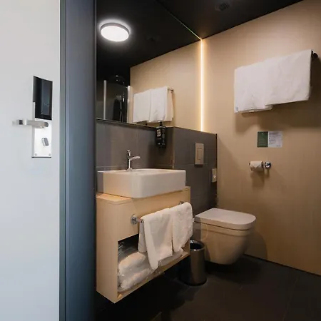 酒店 Ibis Center 3*
