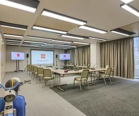 Ibis Center