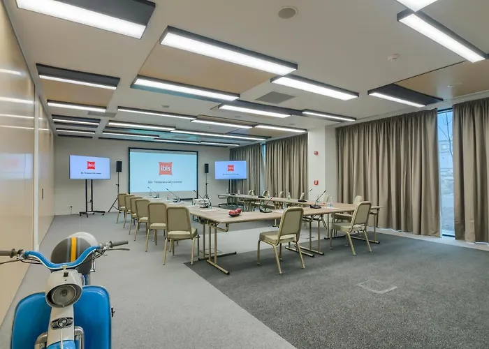 Ibis Center Hotell 3*